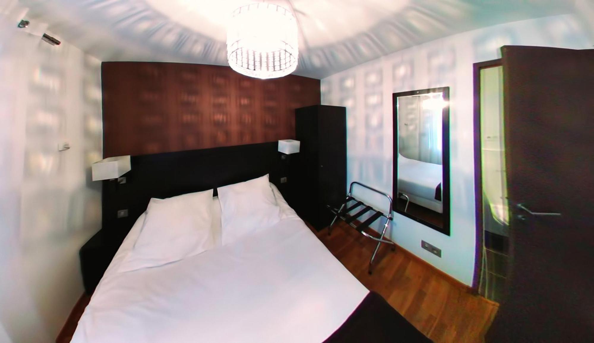 Hotel Au Bon Coin Cloyes-sur-le-Loir Bagian luar foto